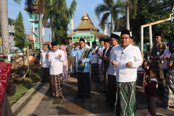 
					Salat Idul Adha di Baitunur, Bupati Blora Ajak Doakan Jemaah Haji