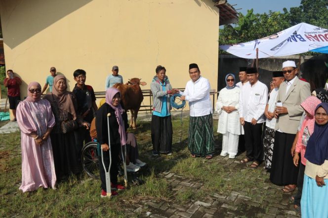 
					Sentuhan Kasih di Iduladha, Komunitas Difabel Blora Terima Sapi Kurban dari Pemkab ‎