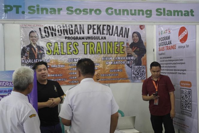 
					Blora Job Fair 2026 Dibuka, 34 Perusahaan Tawarkan 7.439 Lowongan Kerja ‎