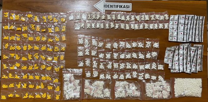 
					Satresnarkoba Polres Blora Gagalkan Peredaran Ribuan Pil Terlarang, Seorang Pengedar Diamankan ‎