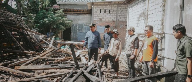 
					Bupati Rembang Tinjau Korban Kebakaran di Kragan, Siapkan Bantuan dan Pembangunan Rumah Baru