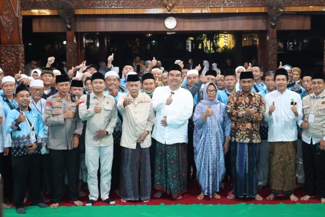 
					Ratusan Jamaah Haji Blora Tiba, Suasana Haru Warnai Kepulangan Kloter 44 ‎