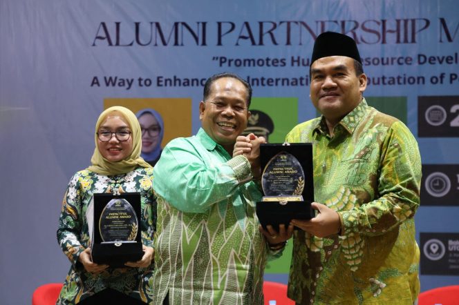 
					Bupati Blora Terima Penghargaan “Impactful UNNES Alumni Award 2026”, Dorong Penguatan UMKM dan Koperasi