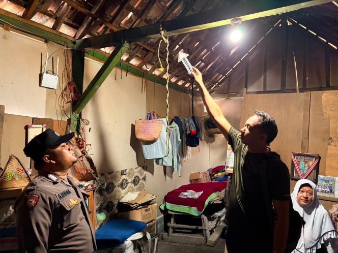 
					Diduga Terkendala Biaya Anak Masuk Ponpes, Ibu Rumah Tangga di Kradenan Blora Nekat Gantung Diri