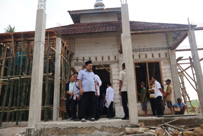 
					‎Ditinjau Bupati Arief Rohman, Masjid di Blora Ini Dibanjiri Donasi dari Pakistan hingga Jepang ‎