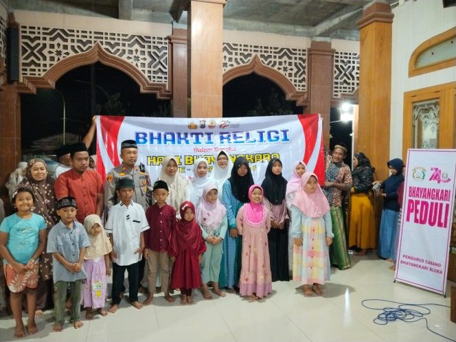 
					Hari Bhayangkara ke-80, Polsek Jepon Santuni Anak Yatim dan Gelar Bhakti Religi di Masjid Al Gomamah