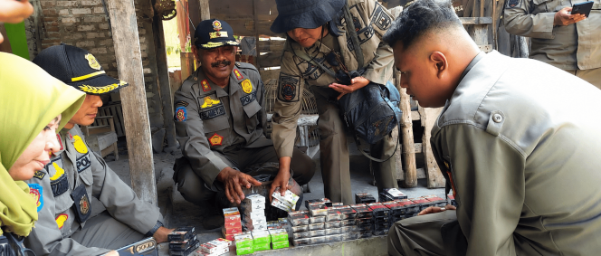 
					Operasi Gabungan di Rembang, Petugas Sita Lebih dari 10 Ribu Batang Rokok Ilegal ‎
