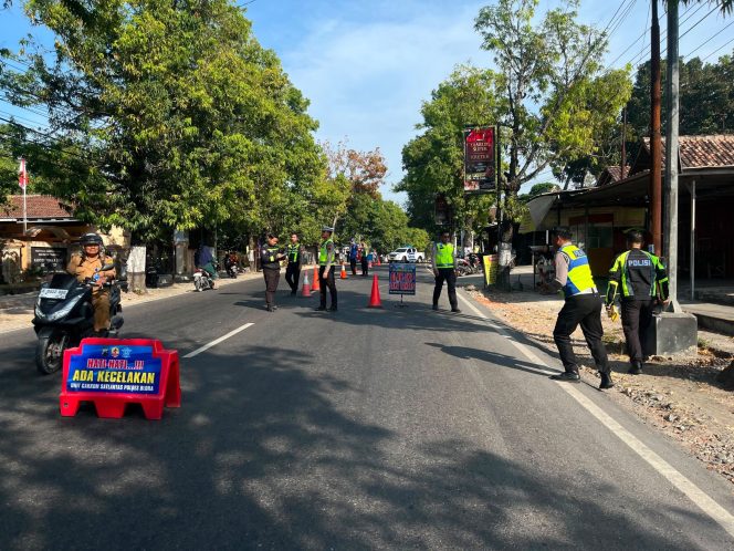 
					Pelajar Putri Terluka Parah, Kecelakaan Beruntun Empat Sepeda Motor Terjadi di Jalan Gatot Subroto Blora
