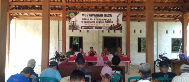 
					Hasil Pengelolaan Sumur Minyak Desa Soko Dipertanyakan, Warga Hanya Terima Rp50 Ribu per KK ‎