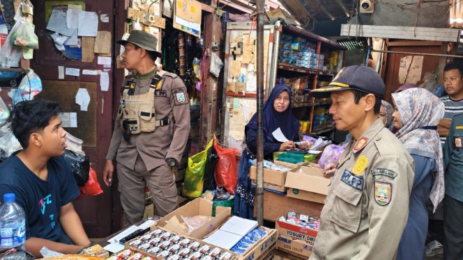 
					Razia Gabungan di Rembang, 1.060 Batang Rokok Ilegal Diamankan dari Lasem-Pamotan
