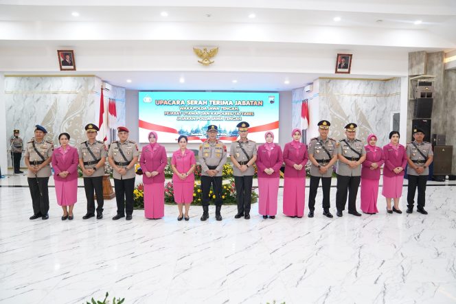 
					Kapolda Jateng Pimpin Sertijab 13 Jabatan Strategis, Sejumlah Kapolres Berganti