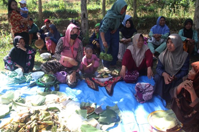 
					Sedekah Bumi Plosorejo Menggeliatkan Semangat Gotong Royong dan Berbagi