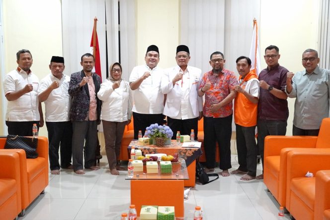 
					Ikuti Pendalaman Visi Misi Bacakada dan Bacawakada, Mas Arief dan Budhe Rini Hadir di DPW PKS Jateng
