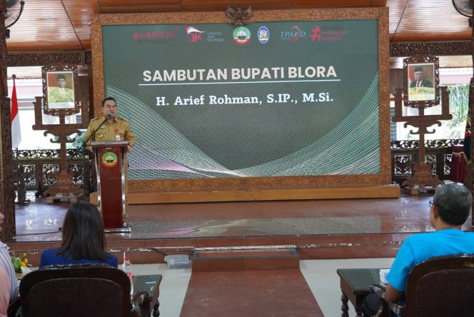
					OJK Jateng-DIY Edukasi Literasi Keuangan di Blora