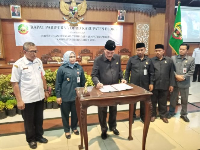 
					Empat Rancangan Peraturan Daerah (Raperda) Disetujui dalam Rapat Paripurna DPRD Blora