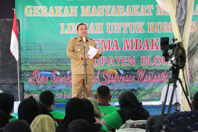 
					Bupati Blora Buka Pelatihan Pembuatan Pupuk Organik dan Canangkan Gerakan Memanfaatkan Kotoran Hewan