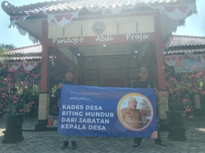 
					Warga Desa Biting Tuntut Kepala Desa Mundur Akibat Kasus Penganiayaan