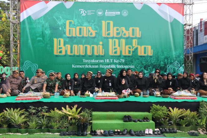 
					Ribuan Warga Antusias Hadiri Tasyakuran HUT ke-79 RI dalam Gas Desa Bumi Blora
