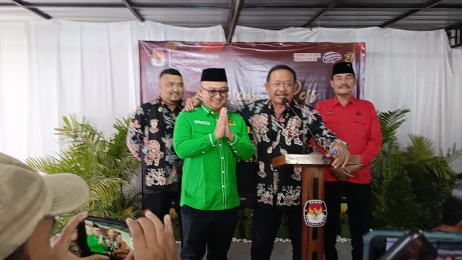 
					Pasangan Abu Nafi-Andika Adikrisna Daftar ke KPU Blora dengan Semangat Pelestarian Budaya dan Janji Perubahan