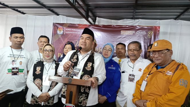 
					Pasangan ASRI Resmi Mendaftar ke KPU Blora, Siap Bertarung di Pilkada 2024