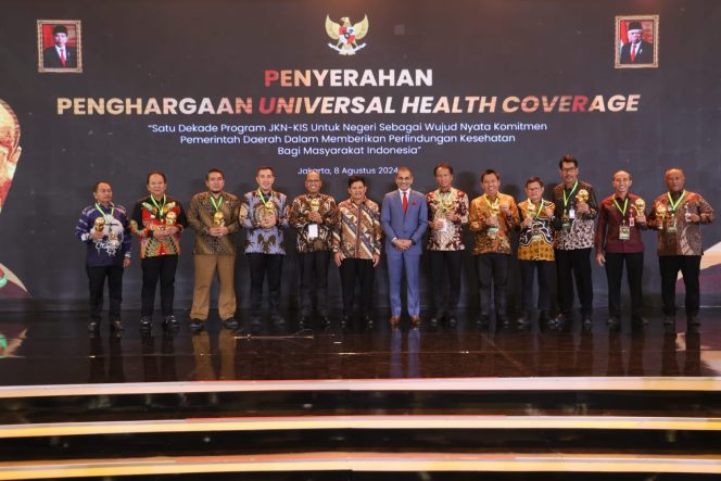 
					Grobogan Raih Penghargaan UHC Pratama, Bukti Komitmen terhadap Kesehatan Warganya