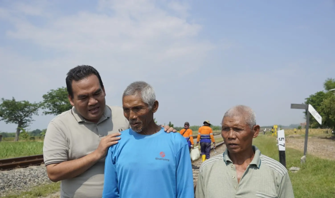 
					Calon Bupati Blora Arief Rohman Apresiasi Aksi Heroik Dua Warga Desa Pengkoljagong Selamatkan Kereta Dharmawangsa