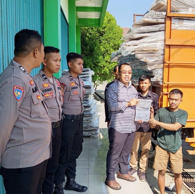 
					KPU Demak Terima Tambahan 319 Kotak Suara dan Logistik Segel untuk Pilkada