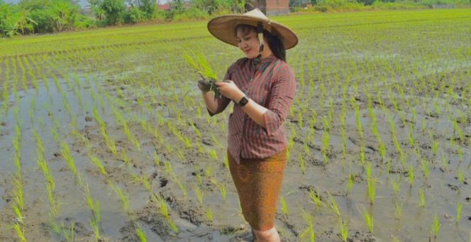 
					Petani di Rembang Desak Pengembalian Sistem Penjualan Pupuk Bersubsidi