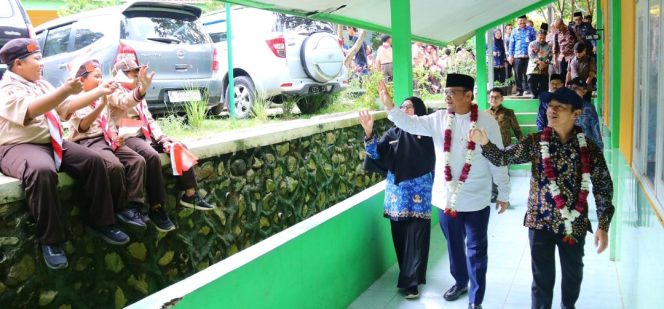 
					Pj Bupati Kudus dan Wamendikdasmen RI Tinjau SMP Negeri 3 Satu Atap Rahtawu