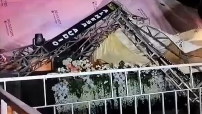 
					Atap Panggung Pengajian Gus Iqdam Ambruk di Dusun Karangrejo, Tidak Ada Korban Jiwa