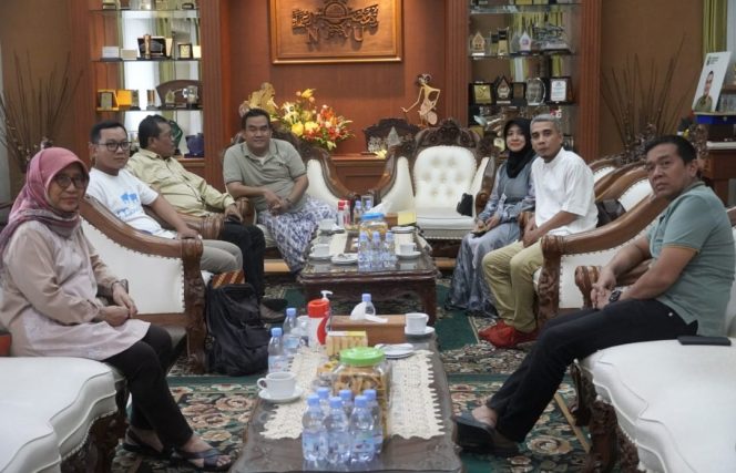 
					Diaspora Blora Gagas Pendirian Politeknik Pertanian, Bupati Arief Dukung Peningkatan SDM