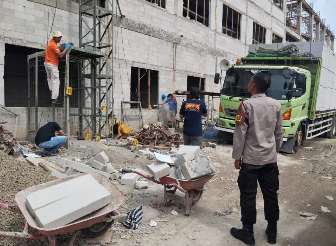 
					Lift Proyek RS PKU Muhammadiyah Blora Jatuh, 4 Pekerja Tewas dan 9 Luka-luka