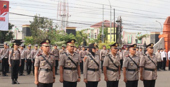 
					Kapolres Blora Pimpin Sertijab Wakapolres, Kabag SDM, dan Kabag Log