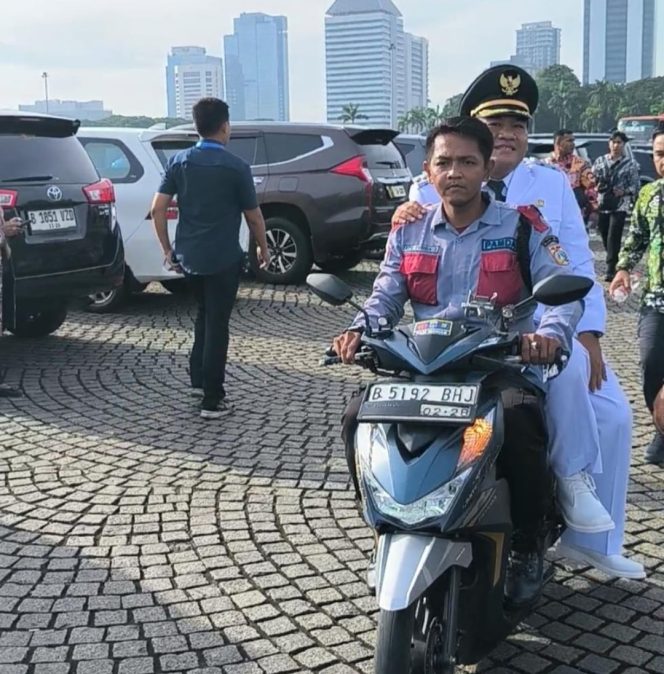 
					Masuk Monas, Bupati Blora Arief Rohman Bonceng Motor