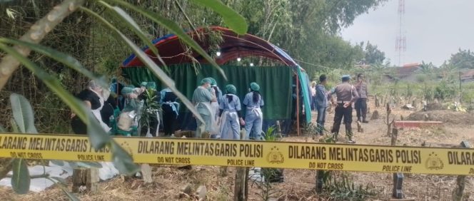 
					Polisi Bongkar Makam Ayah dan Anak di Blora, Dalami Dugaan Pembunuhan Berencana