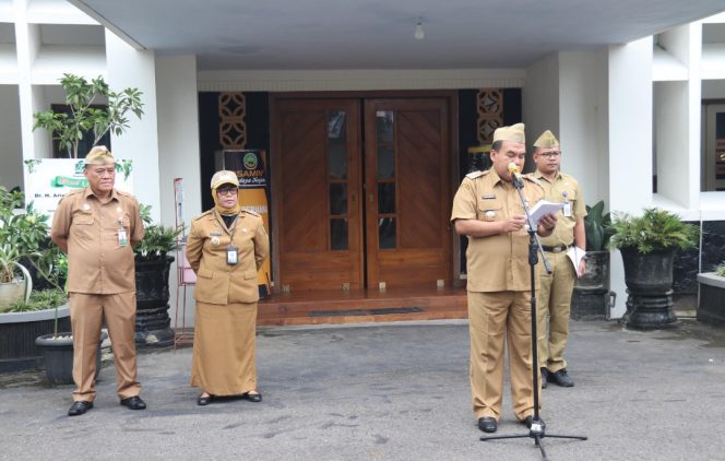 
					Bupati Arief Rohman dan Wabup Sri Setyorini Pimpin Apel Perdana, Canangkan Program 99 Hari