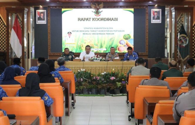 
					Kejar Target LTT 25 Ribu Hektar, Bupati Blora Kumpulkan Stakeholder Pertanian hingga TNI-Polri