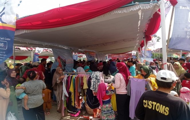 
					Pasar Murah Hari Jadi ke-522 Demak dan Menyambut Idul Fitri Diserbu Warga