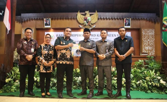 
					DPRD Blora Gelar Rapat Paripurna LKPJ Bupati 2024, Pendapatan Daerah Lampaui Target