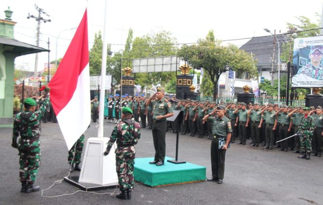 
					Dandim 0721/Blora Sampaikan Amanat Panglima TNI pada Upacara 17-an April: TNI Harus Profesional dan Adaptif