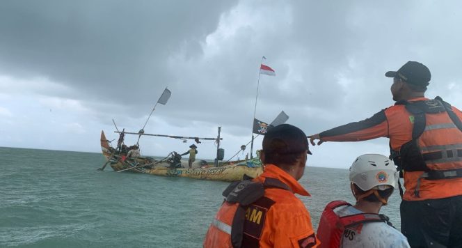 
					Wisatawan Lokal Tewas Tenggelam di Perairan Mandalika Jepara, Korban Ditemukan Mengambang 100 Meter dari Lokasi Kejadian