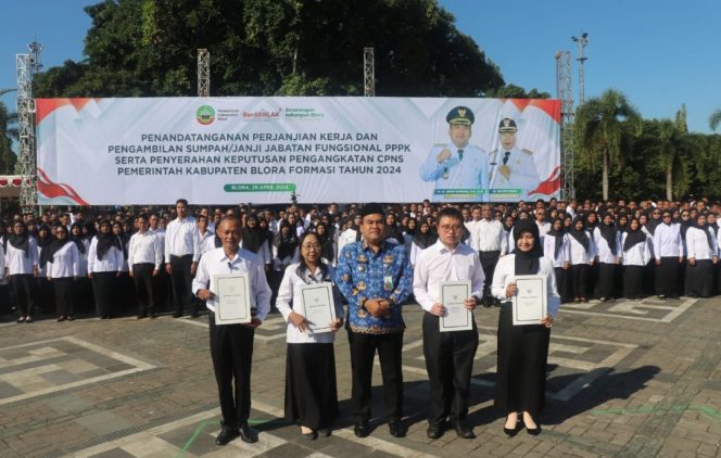 
					Bupati Blora Lantik 1.048 PPPK dan Serahkan SK kepada 197 CPNS Formasi 2024