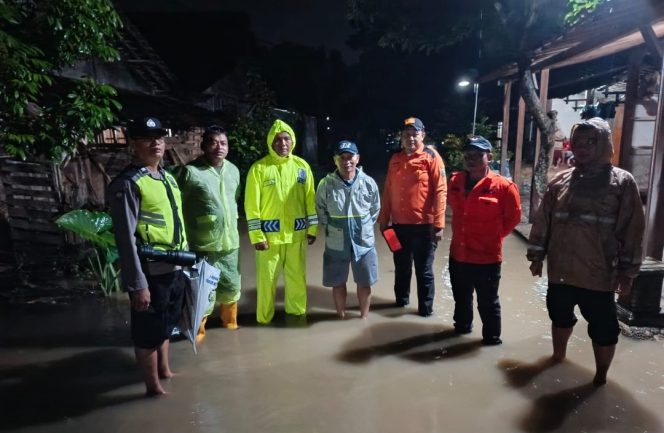 
					Polres Blora Maksimalkan Peran dalam Penanganan Banjir: Evakuasi, Pengamanan hingga Distribusi Logistik