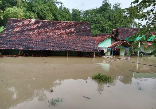 
					Ribuan Rumah Terendam dan Infrastruktur Rusak, Ini Dampak Banjir Blora 19–20 Mei