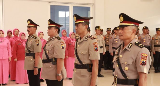 
					Tiga Kapolsek di Blora Resmi Berganti, Kapolres Tekankan Peningkatan Pelayanan Masyarakat