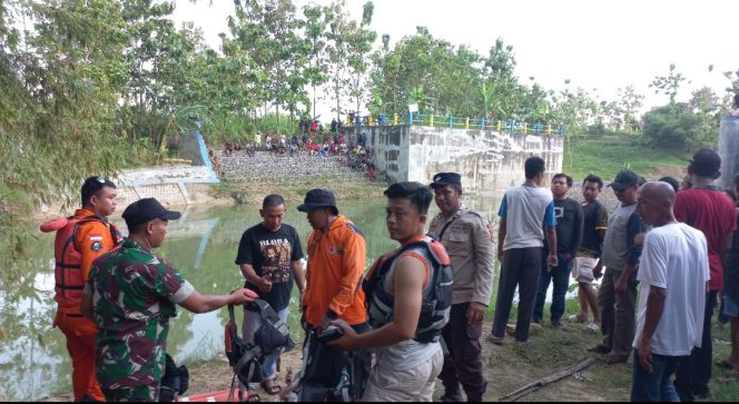 
					Kecelakaan Tunggal di Jembatan Kali Lusi, Pengendara Motor Tewas Tercebur ke Sungai