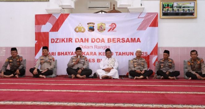
					Polres Blora Gelar Yasin dan Tahlil Sambut Hari Bhayangkara ke-79, Perkuat Spirit Pengabdian Polri