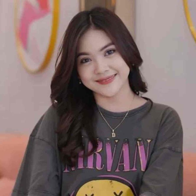 
					Mangkir dari Job Khitanan, Dinda Eksa Taratu Dilaporkan ke Polsek Tunjungan — Manajer Balik Menuduh Pencemaran Nama Baik