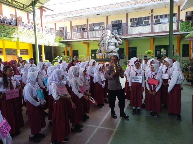 
					Polsek Kunduran Hadir Berikan Edukasi di MPLS SMPN 1 Kunduran