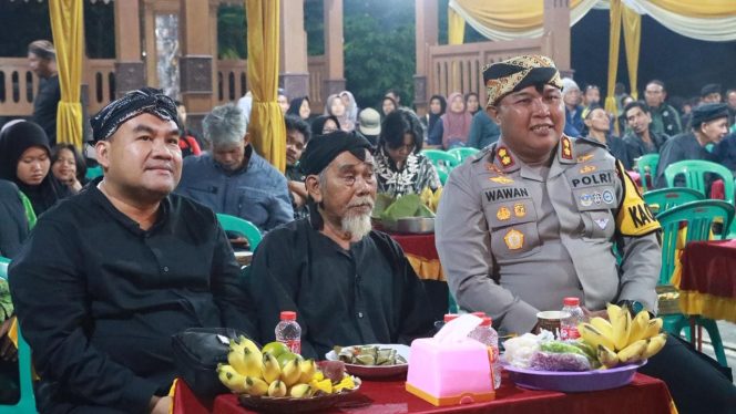 
					Wayang Kulit Meriahkan Bulan Suro di Kampung Samin Blora, Kapolres Ajak Lestarikan Budaya